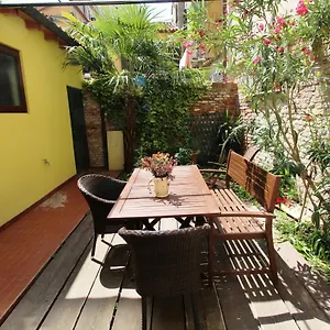 https://venezianamente-apartments-venice-city-centre.hotelslidodijesolo.com