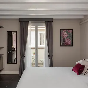santarella-guest-house.it-lombardy.com/
