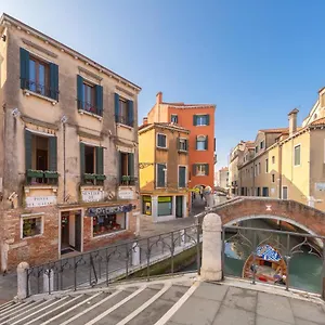 Casanova Ai Tolentini Guest house