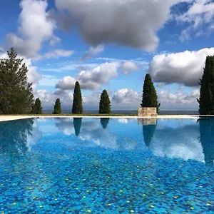 https://borgo-poggio-bianco.it-tuscanyhotel.com