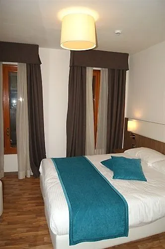 Hotel Il Moro Di Venezia 2*, Venice